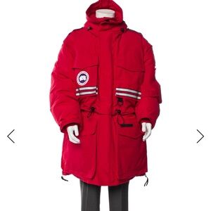 Canada Goose Graphic Print Down Parka – Men’s Large – MSRP $1,695